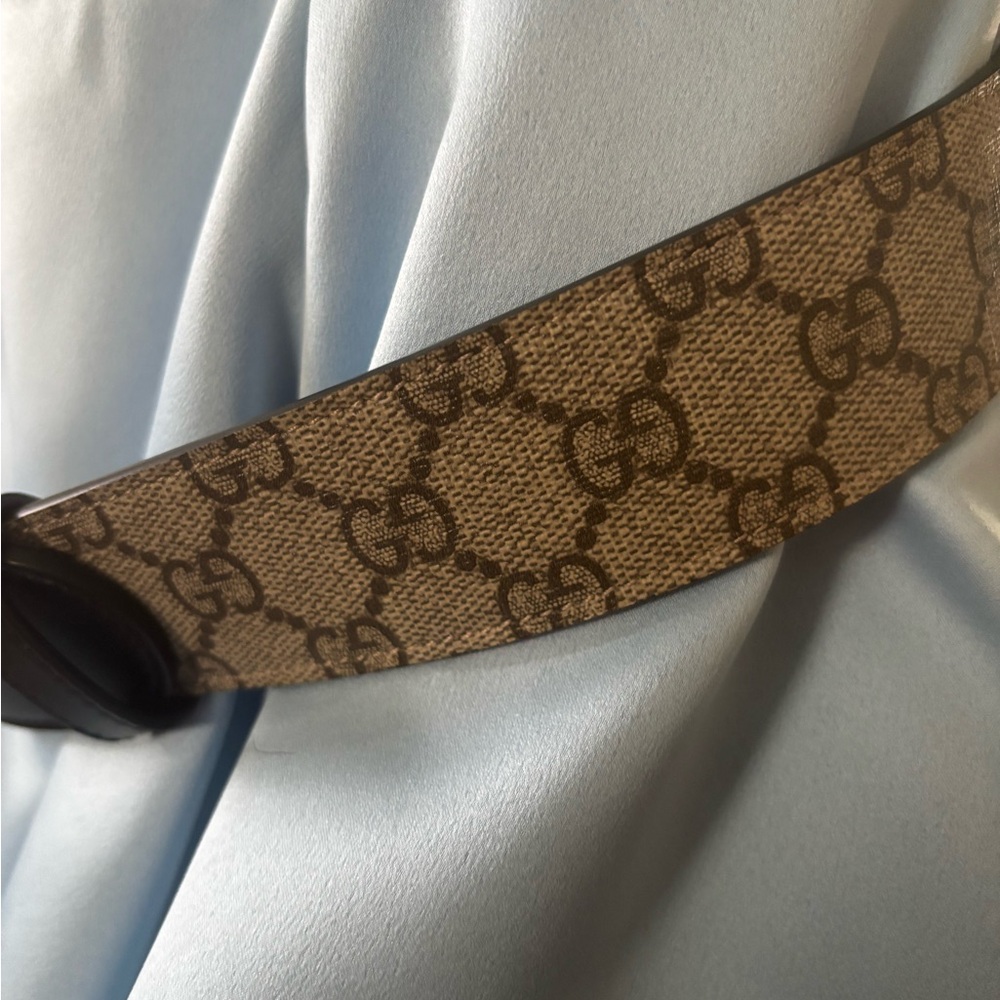 Gucci Black and Gold Belt - Picture 2 of 6